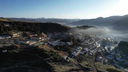 甘肃郎木寺清晨航拍