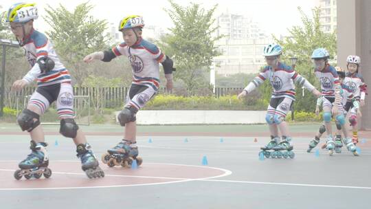 人像学校轮滑少年儿童学习轮滑活力培训机构