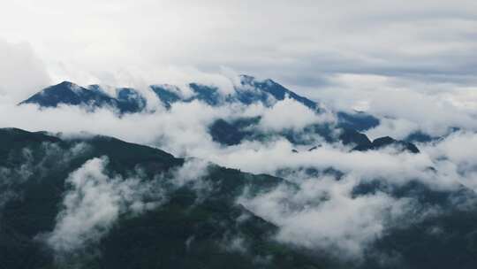 航拍山区云雾