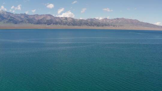 中国新疆赛里木湖夏季风景