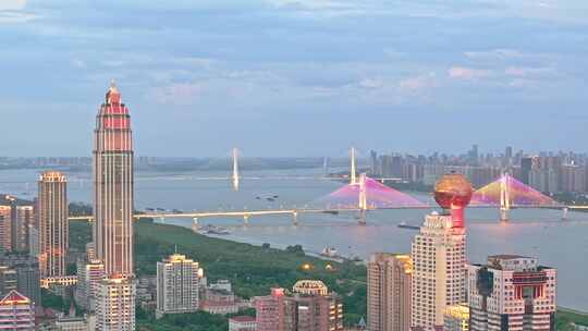 武汉城市建筑汉口江滩夜景视频素材模板下载