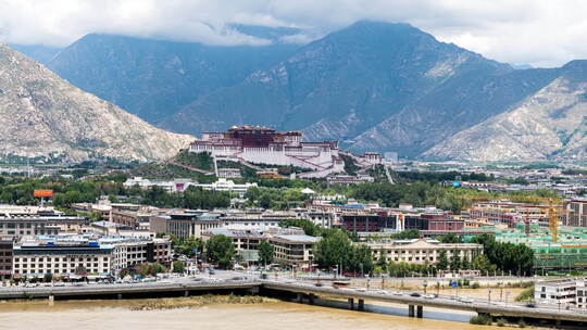 西藏拉萨布达拉宫城市风光延时摄影视频素材模板下载