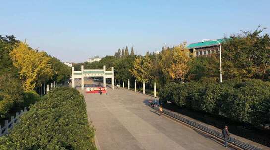 武汉大学校门