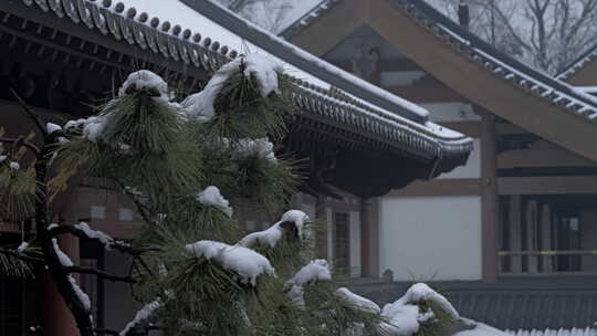 杭州径山寺中式古建筑寺庙雪景