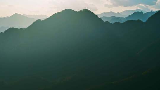 群山 秦岭落日