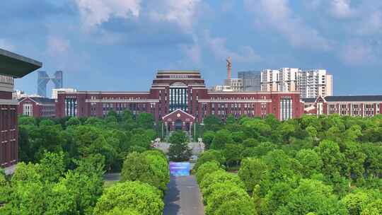 航拍上海临港 临港新片区  上海建桥学院