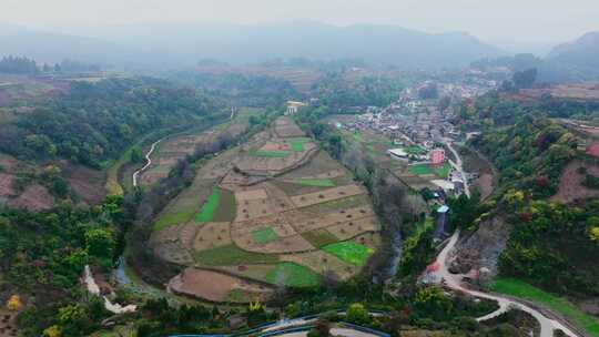 乡村田野山谷鸟瞰全景