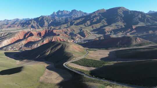 青海海北祁连县卓尔山风景区丹霞地貌