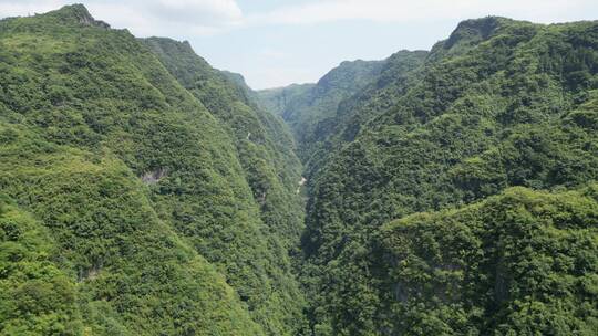 航拍大自然青山山谷风景