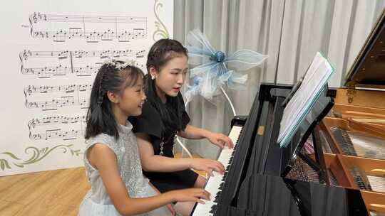 儿童钢琴音乐会表演