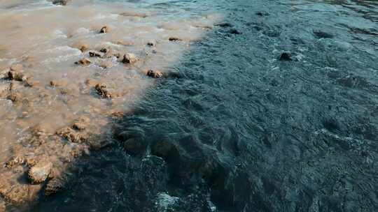 浅水河流水面特写视频素材模板下载