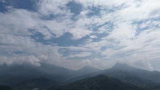 天空与山川大地