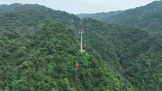 森林索道航拍缆车树林俯拍山林登山索道缆车