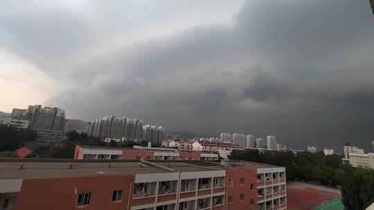 下雨天城市乌云延时摄影