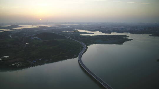 武汉江夏4环航拍与太阳大桥湖景清晨709视频素材模板下载