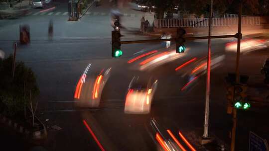 城市夜景十字路口车流