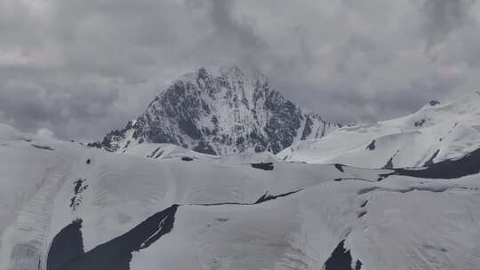 新疆赛力亚克达坂雪山航拍