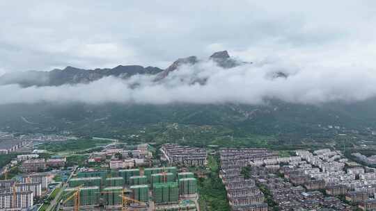 雨后的泰安