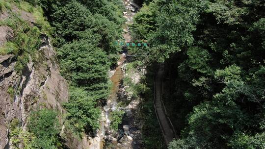 航拍太湖源景区，水库