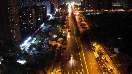 城市夜晚行驶的车辆车流延时摄影