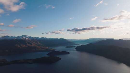 新西兰南岛Roys Peak山顶航拍 山川湖泊