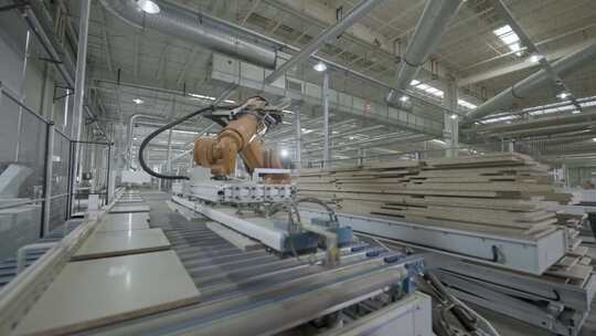 工厂内机械臂作业场景