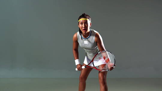 青年女运动员打网球视频素材模板下载