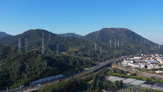 航拍深圳坪山马峦山南坪快速车流A