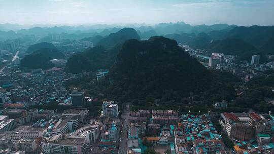 广西柳州市区丘陵山峰