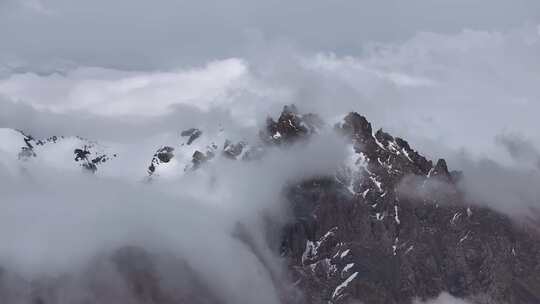 赛力亚克达坂雪山航拍