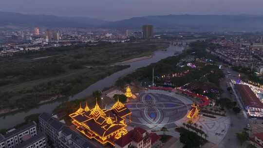 云南德宏州瑞丽江广场中缅边境航拍夜景风光