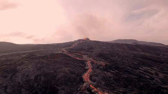 火山爆发岩浆流动