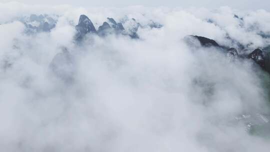 桂林山水烟雨漓江兴坪古镇航拍风光4K