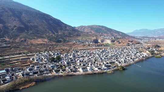 航拍云南旅游大理苍山洱海村庄田园风景