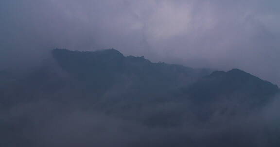 云开雾散见光明 大山雨季延时
