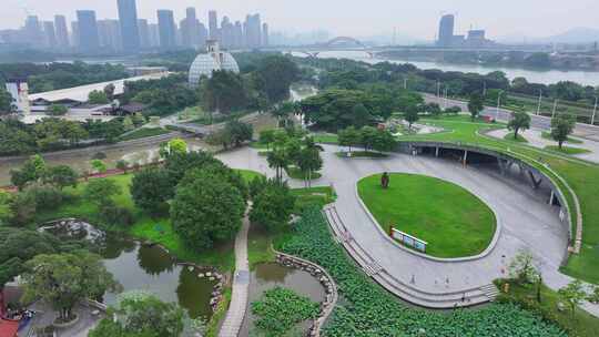 航拍福建漳州碧湖公园生态风光