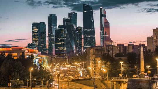 黄昏时分的莫斯科天际线景观