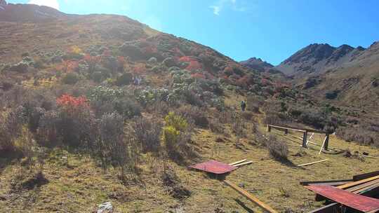 徒步攀登四川阿坝红原达格则