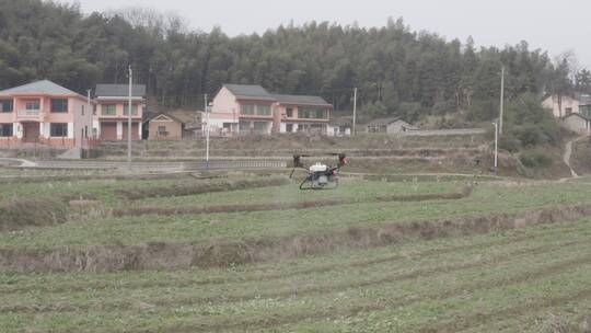 航拍无人机打农药