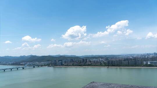 杭州西湖上空变化无穷的蓝天白云延时