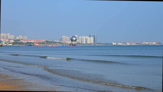 海滨城市波涛波浪滚滚浪花