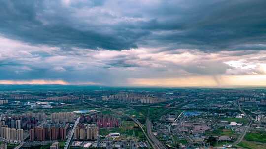 城市雨幕 高铁贪吃蛇延时车水马龙阴云密布