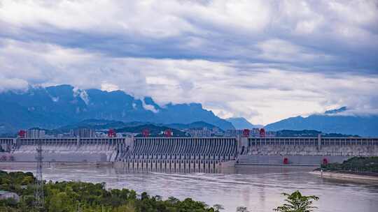 三峡大坝间隔