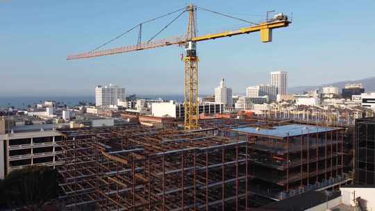 圣莫尼卡市建筑工地的无人机镜头