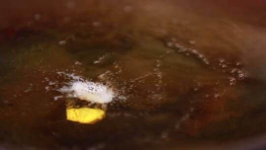 食用油色拉油炸制美食 (1)视频素材模板下载