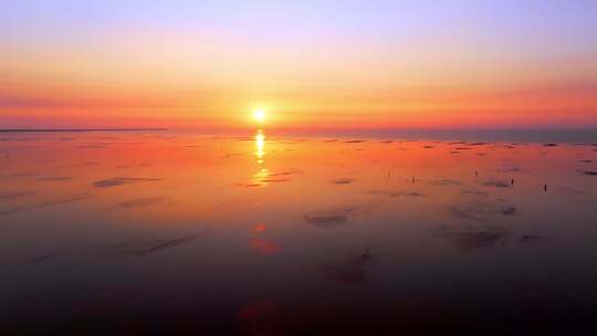 海上日出