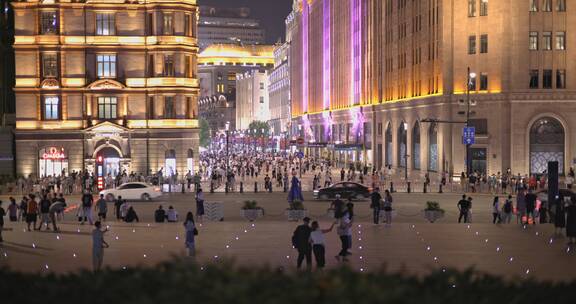 南京路步行街人流车流夜景8K实拍