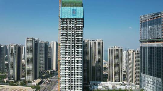 城市高楼施工现场吊塔航拍视频素材模板下载