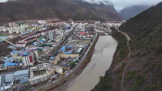 西藏昌都左贡县城城市天际线航拍建筑风光