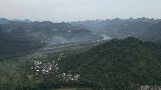 广西桂林阳朔漓江湾大面山航拍